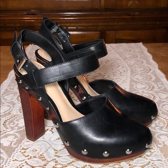 Vince Camuto Shoes - VINCE CAMUTO ELRIC STUDDED LEATHER PLATFORM SANDAL